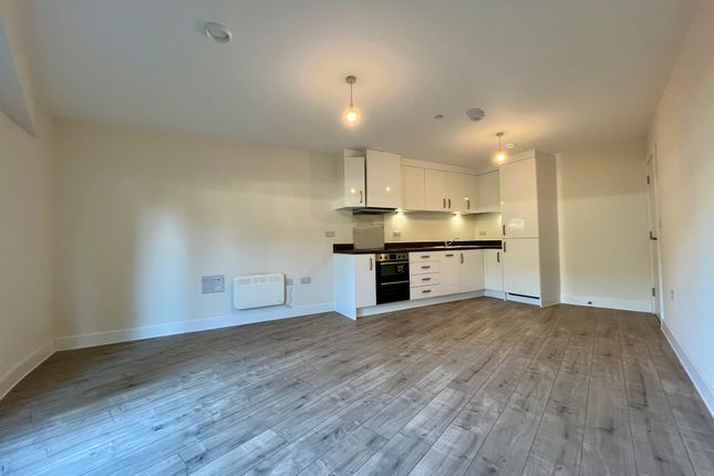 48, CORBY photo 2