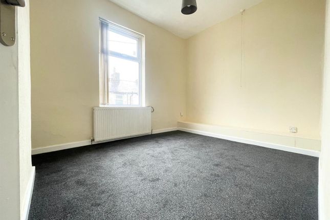 12, Fir Street, Burnley photo 5