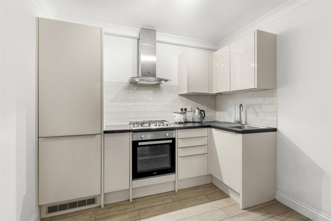 Flat 2,, 8 Buckingham Place, High Wycombe photo 4
