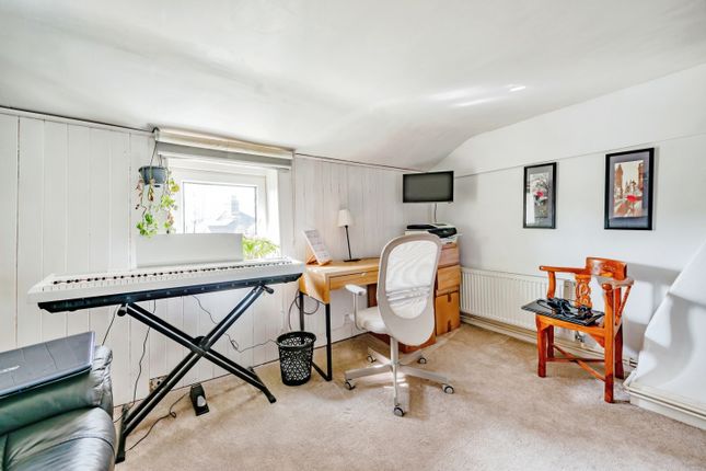 Terraced house for sale in Hollis Row, Redhill