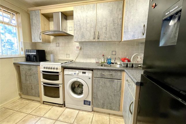 23, Scotts Court, Farnborough photo 3