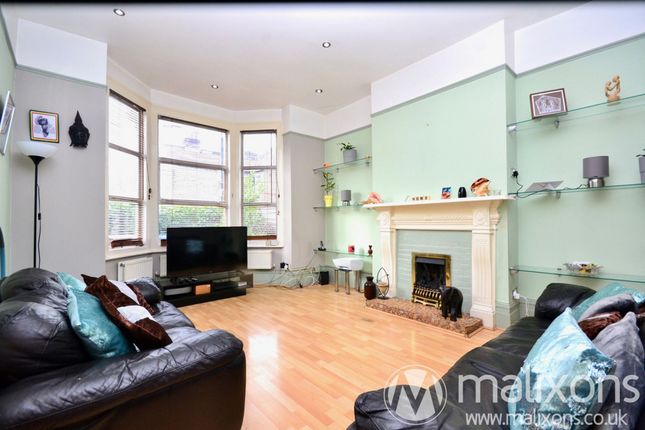 106 Melfort Road, Thornton Heath photo 2