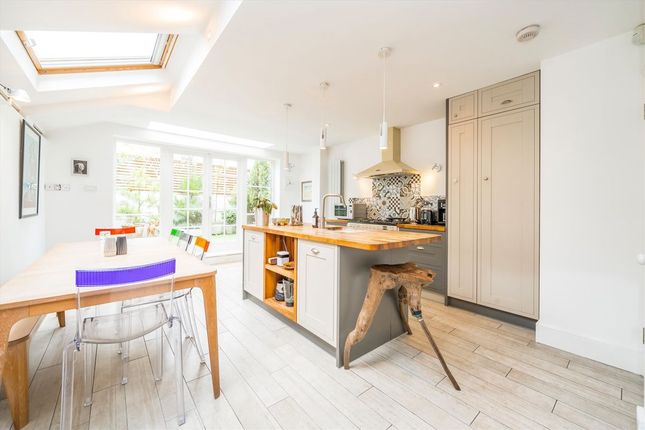 51, Biscay Road, London photo 4