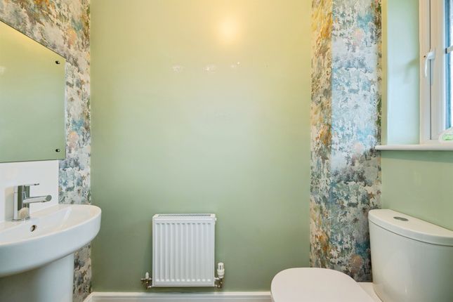 71, Whitwell Drive, Burton-On-Trent photo 3