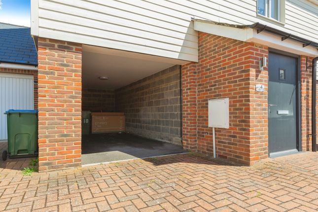 10, Morello Close, Aylesbury photo 4