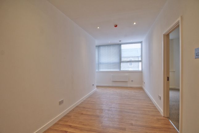Flat 5, Rose Court, 105, Victoria Road, Hampshire photo 4