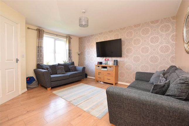 9, Woodlands Way, Leeds photo 2