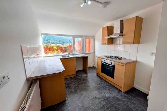 33 Ty'r Felin Street, Mountain Ash photo 4