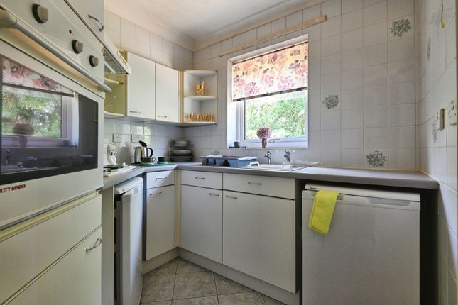54, Chestnut Court (Castle Bromwich), Castle Bromwich photo 3