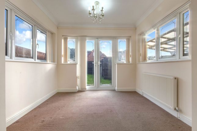 2, Reeders Croft Chilwell, Beeston, Nottingham photo 4