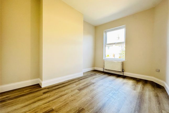 18, Roman Place, West Yorkshire photo 3
