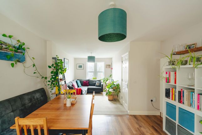 33 Cotswold Road North, Bristol photo 4