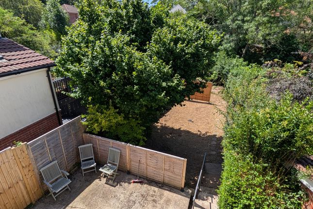 123 Woodmill Lane, Southampton photo 2