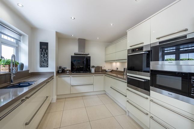 Detached house for sale in Park Rise, Harpenden