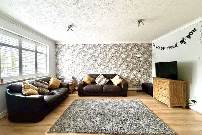 53, Leatherhead Road, Chessington photo 2