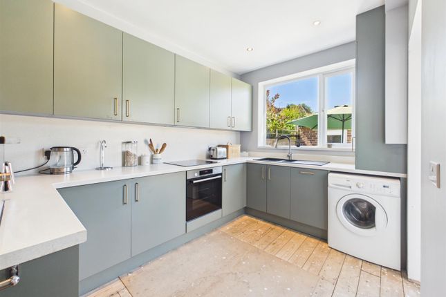 73, Hawthorne Avenue, Ruislip photo 3