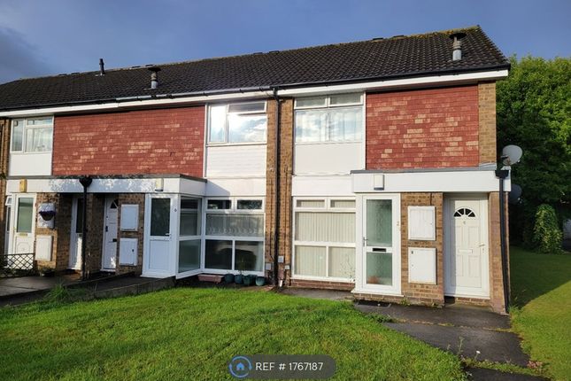 Flat to rent in Turnberry Avenue, Leeds