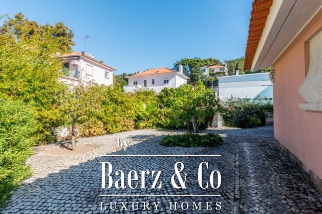 Villa for sale in 2765 Estoril, Portugal