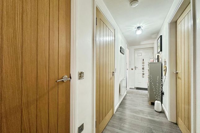 23, Greendale Drive, Manchester photo 2