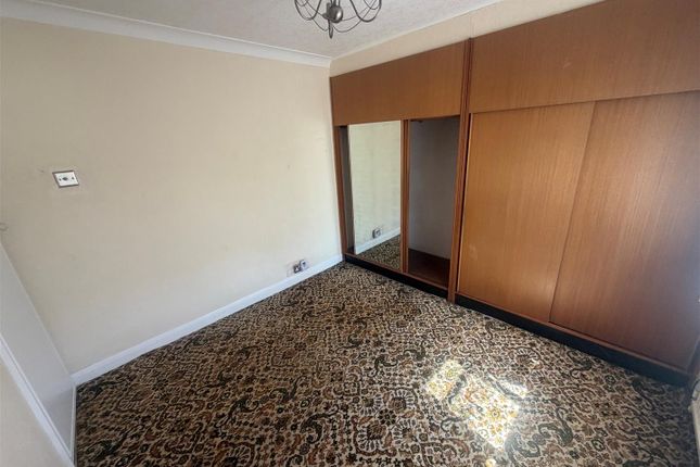 47, Bradenham Road, Hayes photo 3