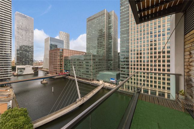 Thumbnail Flat for sale in Discovery Dock Apartments West, 2 South Quay Square