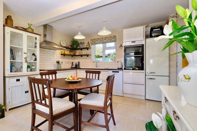 3 Bryants Close, High Street, Upper Dean photo 4