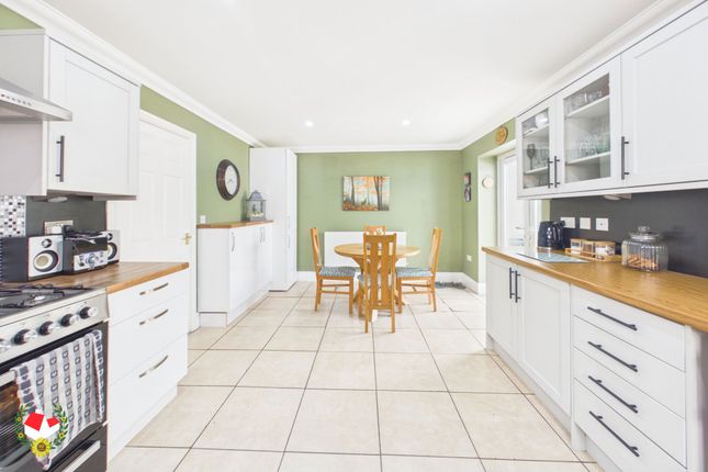 2 Caversham Naas Lane, Gloucester photo 4
