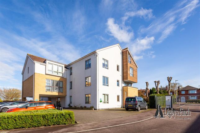 Flat for sale in Oakfield, Radcliffe-On-Trent, Nottingham