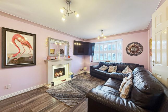 14 Redbrook Court, Caerphilly photo 2