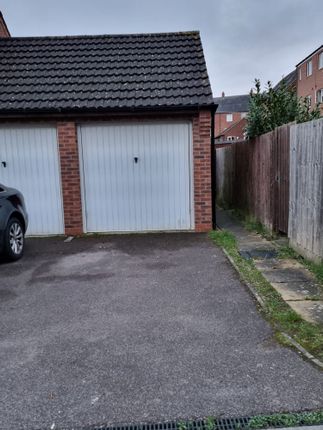 Town house for sale in Sockburn Close, Hamilton, Leicester