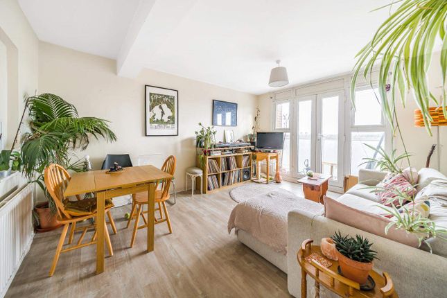 Flat for sale in Trelawney Estate, Paragon Road, London