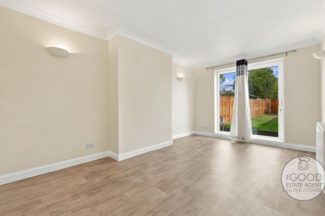 43, Cheltenham Gardens, Loughton photo 2