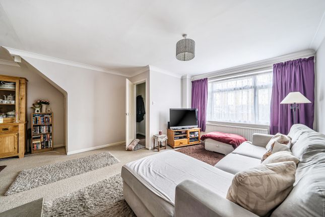 50, Homefield Road, Surrey photo 3