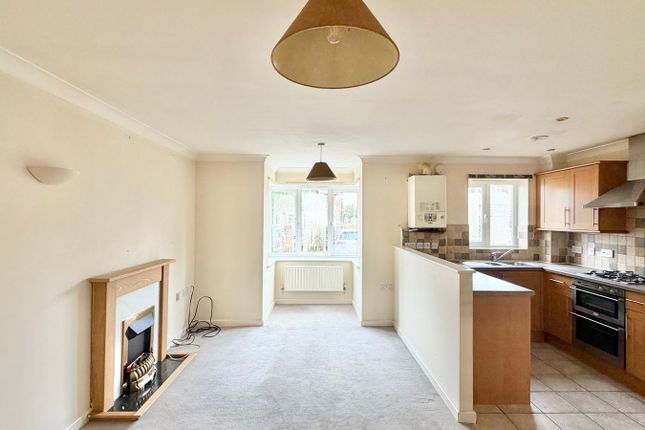 Colben Court, Flat 2, 17, Rafati Way, Bexhill-on-Sea photo 4