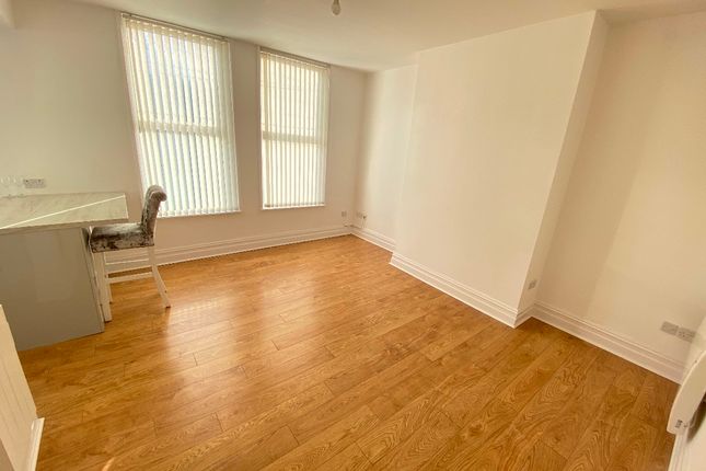 Apt 3, 2 Broughton Drive, Liverpool photo 5