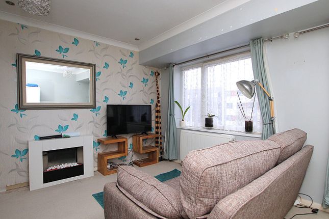 10 BENJAMIN COURT photo 2