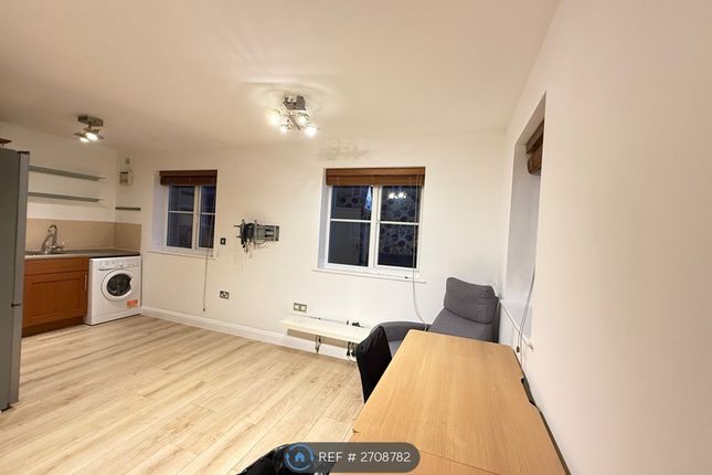 Flat, Henry Bird Way, Northampton photo 4