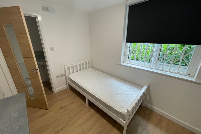 Thumbnail Room to rent in Bank Street, Sheffield