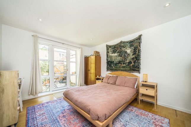 1, Coachmaker Mews, London photo 4