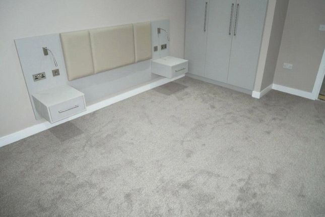 Flat 7 Pennyfield House,, 230 Swakeleys Road, Middlesex photo 5