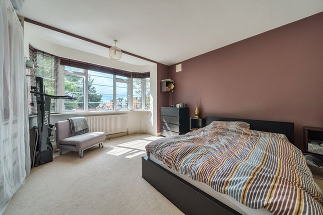 Flat 32, Oaklands,, Argyle Road, London photo 4