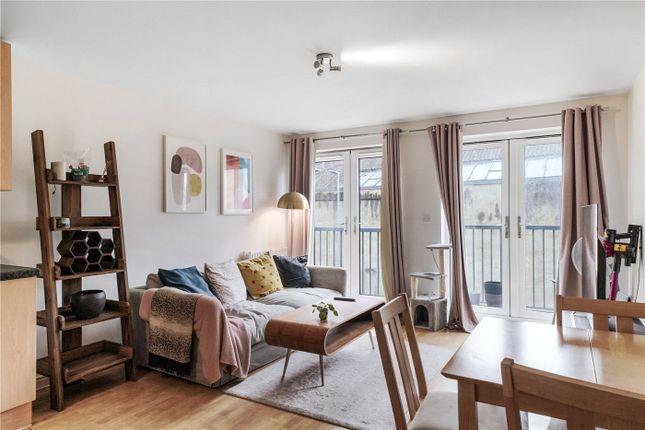 Thumbnail Flat for sale in New Road, London