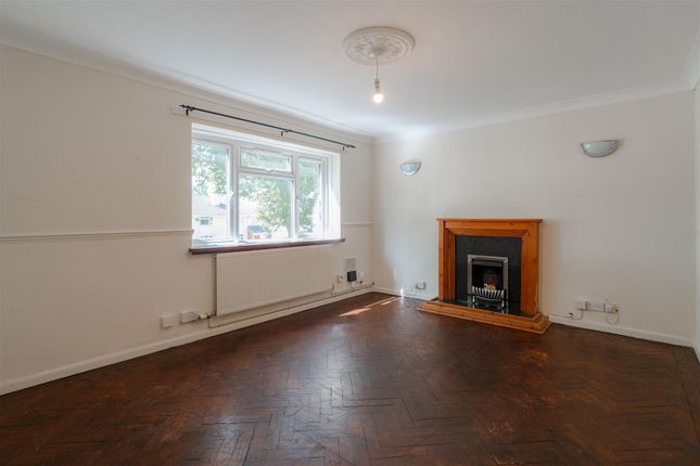 17 Bush Court, Priors Road, Prestbury Cheltenham photo 4