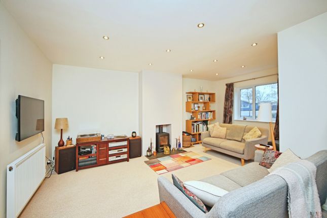 4, Mountford Close, Warwick photo 4