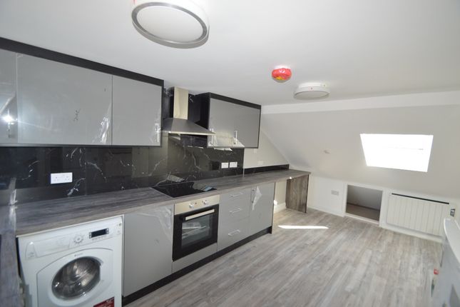 Flat 2,  24 Aberdeen Road, Harrow photo 3