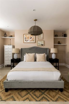361, Clapham Road, London photo 5