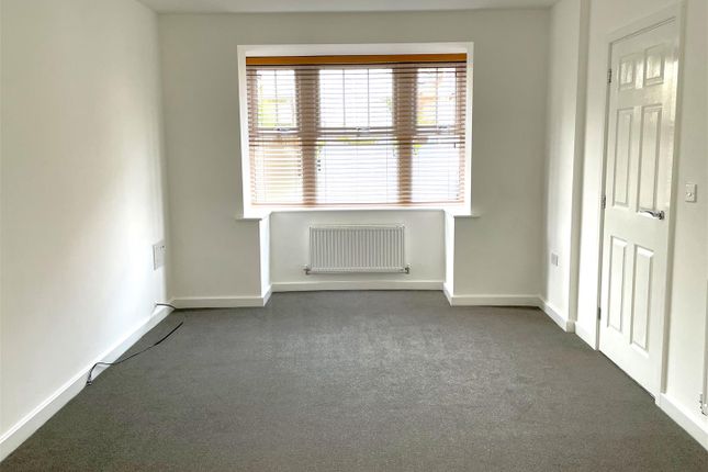10, Southwell Way, Oakham photo 2