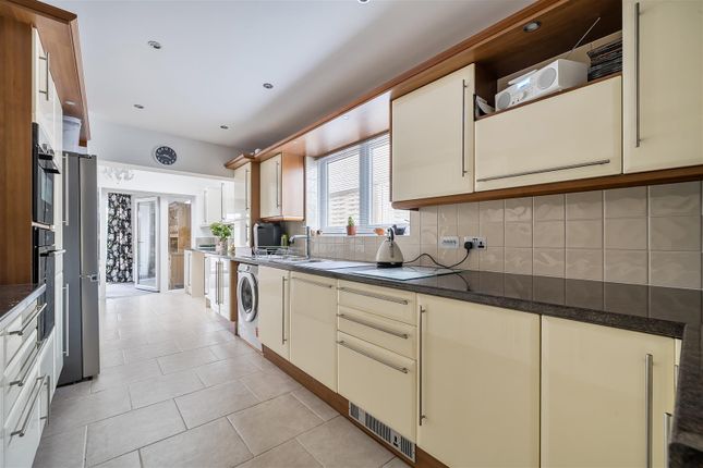 2, Bowes Avenue, Margate photo 4