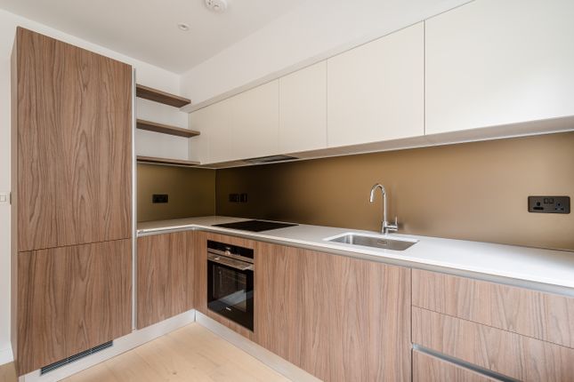 Compayne Gdns 83 Flat 13 - Kitchen (2)