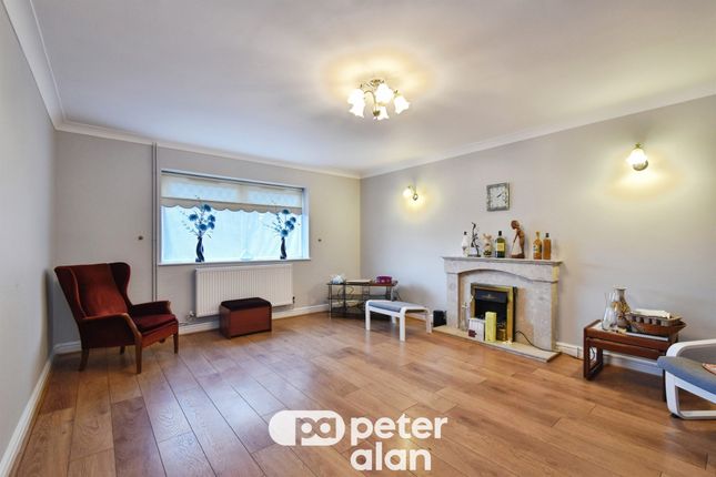 10, Riverside Close, Merthyr Tydfil photo 4